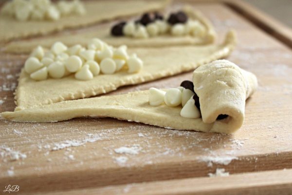 Easy Chocolate Filled Pastry Desseert